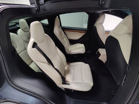 Used 2020 Tesla Model X Long Range image 13