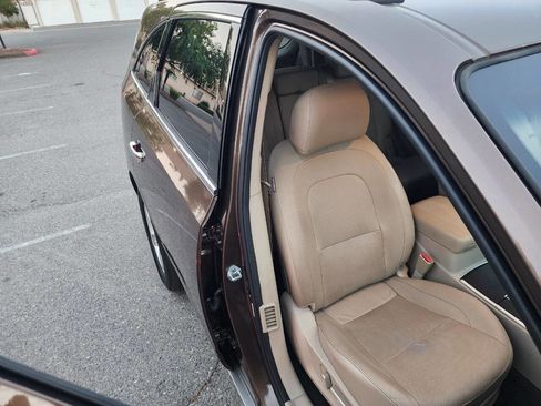 Used 2010 Hyundai Veracruz Limited w/ Navigation Pkg 3 image 20