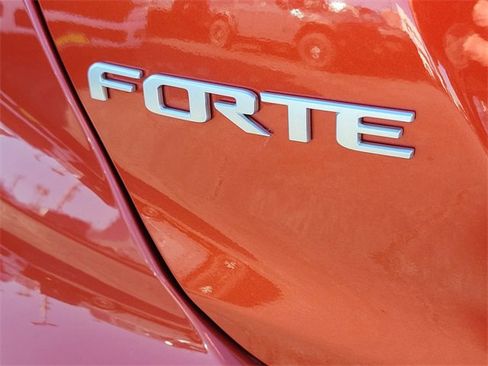 Used 2024 Kia Forte GT-Line image 7