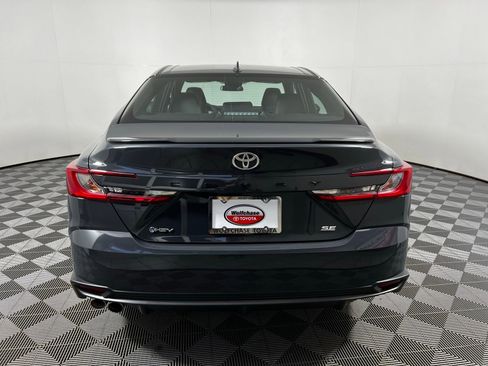 Certified 2025 Toyota Camry SE image 6
