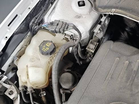 Used 2020 Ford Fusion SE FWD image 16