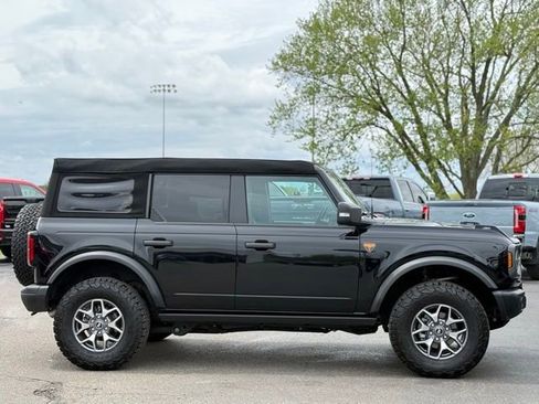 Used 2025 Ford Bronco Badlands AWD/4WD image 41