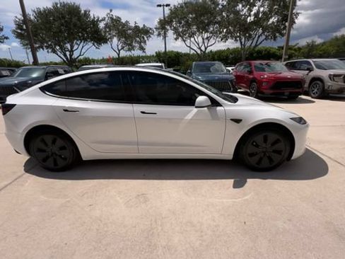 Used 2025 Tesla Model 3 Long Range RWD image 16