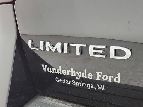 Used 2023 Ford Expedition Max Limited AWD/4WD image 6