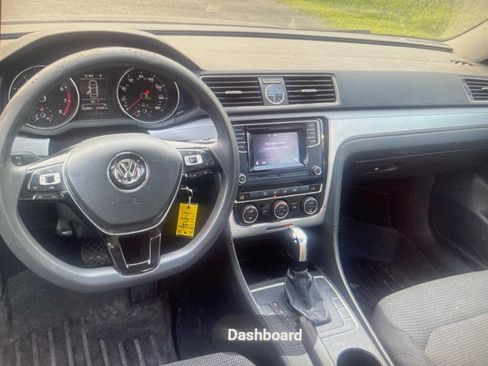 Used 2017 Volkswagen Passat 1.8T S FWD image 7