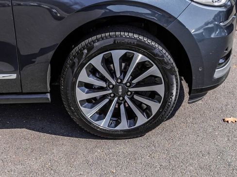 Used 2022 Lincoln Navigator Reserve AWD/4WD image 7
