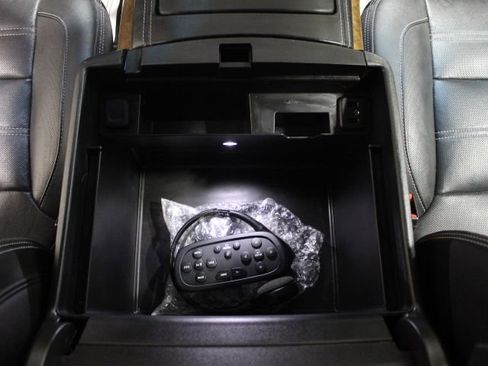 Used 2019 GMC Yukon Denali w/ Denali Ultimate Package image 34