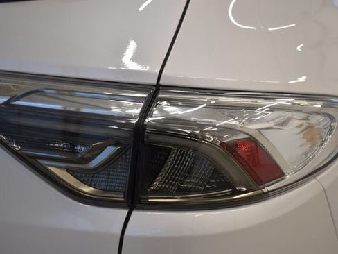 Used 2024 Buick Enclave Avenir w/ Avenir Technology Package AWD/4WD image 12