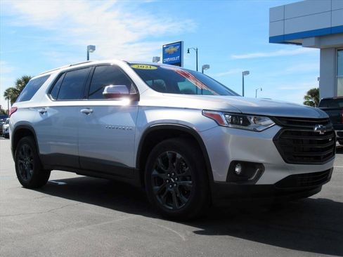 Certified 2021 Chevrolet Traverse RS image 3