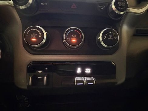 Used 2024 RAM 2500 Big Horn AWD/4WD image 19