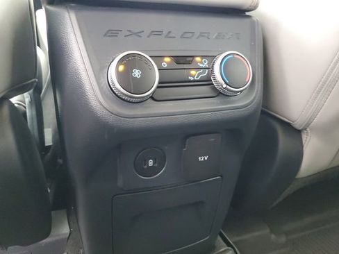 Used 2025 Ford Explorer Active w/ Active Comfort Package image 32
