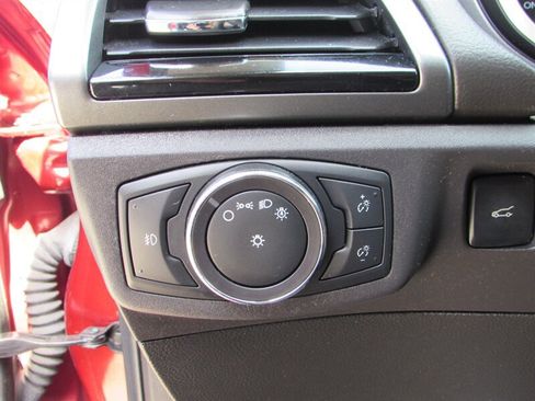 Used 2014 Ford Fusion SE FWD image 22