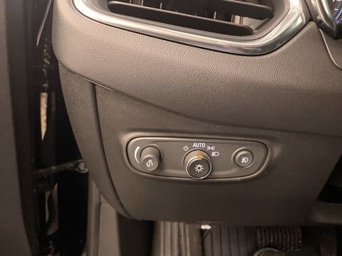 Used 2020 Chevrolet Equinox LT image 17