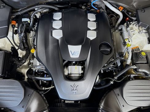 Used 2022 Maserati Levante GT image 37