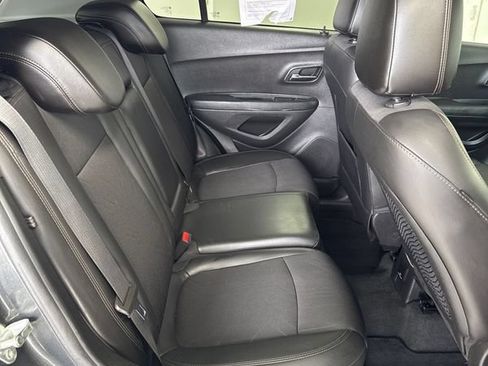 Used 2019 Chevrolet Trax LT w/ Driver Confidence Package FWD image 18