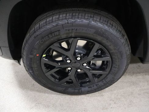 New 2026 Jeep Grand Cherokee L 4WD image 9