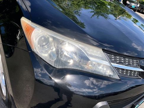 Used 2013 Toyota RAV4 LE AWD/4WD image 29