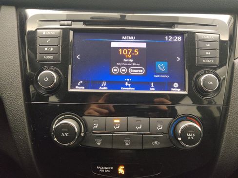 Used 2019 Nissan Rogue Sport S AWD/4WD image 25