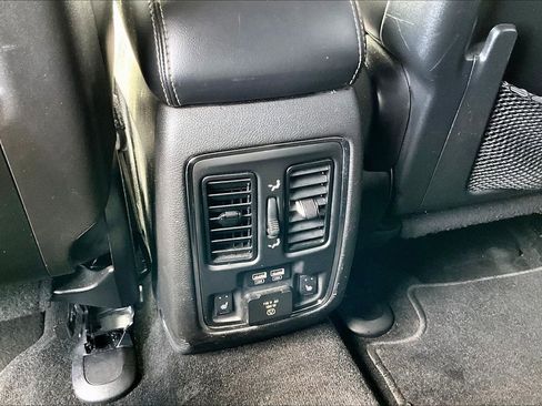 Used 2014 Jeep Grand Cherokee Limited image 10