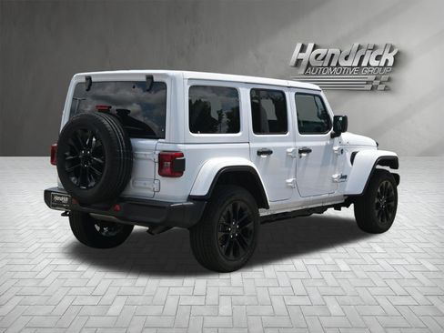 Used 2025 Jeep Wrangler Unlimited Sahara AWD/4WD image 10