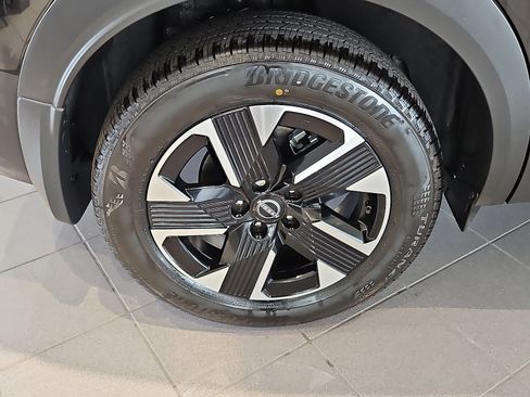 New 2026 Nissan Kicks SV w/ Charging Package image 6