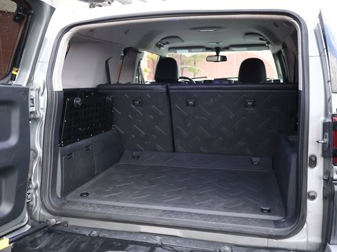 Used 2011 Toyota FJ Cruiser 4WD w/ Convenience Pkg image 21