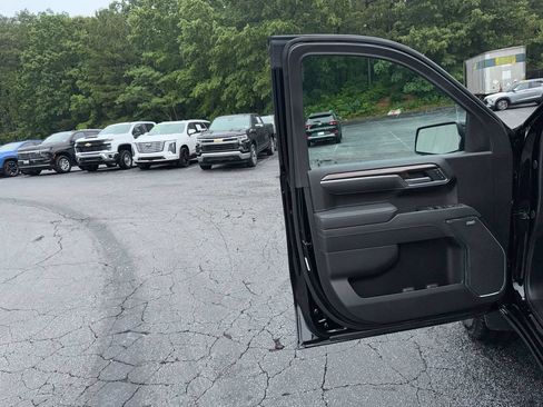 Used 2025 Chevrolet Silverado 1500 LT Trail Boss w/ LT Trail Boss Premium Package AWD/4WD image 13