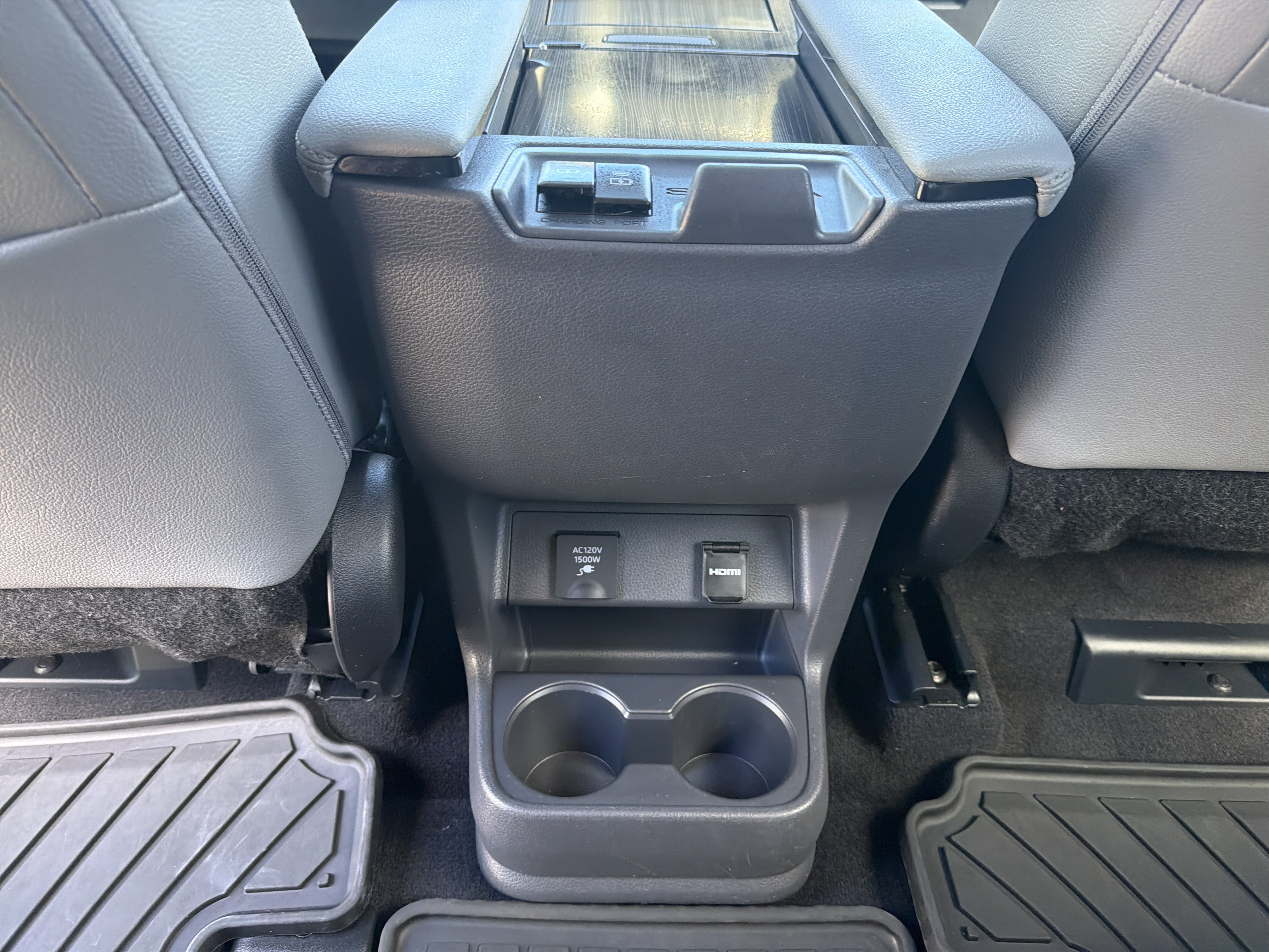 Used 2024 Toyota Sienna Limited AWD/4WD image 29