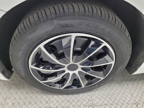 Used 2016 Chrysler 200 LX image 31