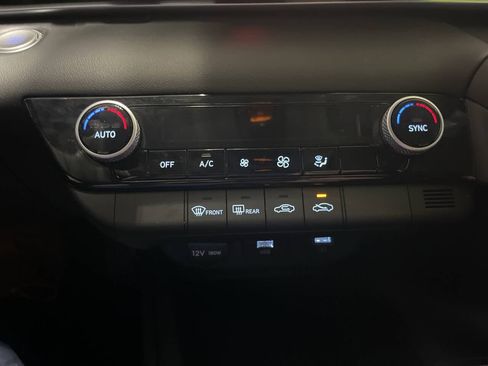 Used 2023 Hyundai Elantra SEL image 23