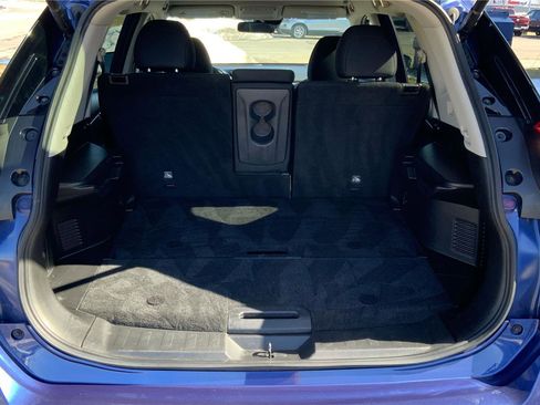 Used 2019 Nissan Rogue SV image 12