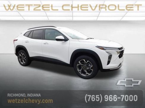 New 2026 Chevrolet Trax LT FWD image 1