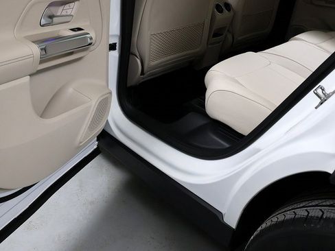 Certified 2026 Mercedes-Benz GLB 250 4MATIC image 27