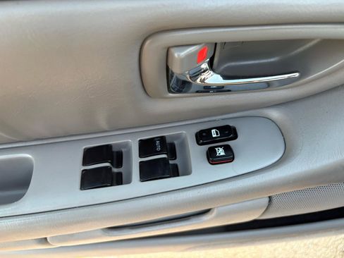 Used 2004 Toyota Avalon XLS image 26