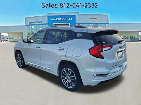 Used 2023 GMC Terrain Denali image 5