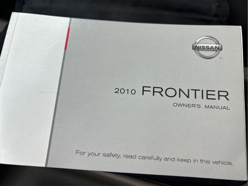 Used 2010 Nissan Frontier SE RWD image 19