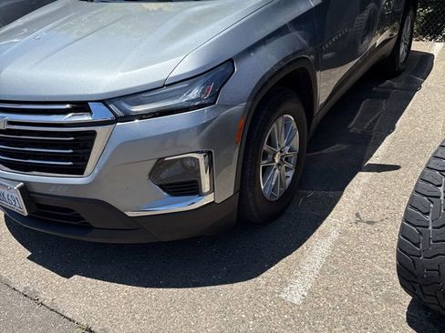 Used 2023 Chevrolet Traverse LT FWD image 1