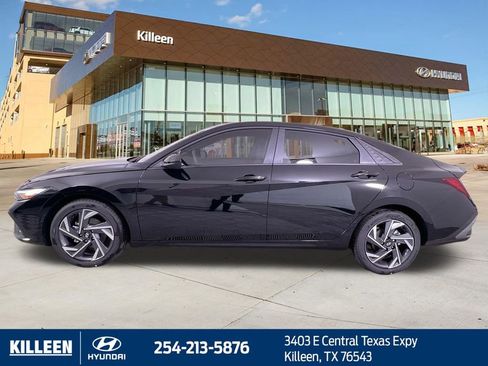 Used 2025 Hyundai Elantra Sport image 5