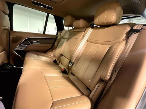 Used 2025 Land Rover Range Rover SE AWD/4WD image 33