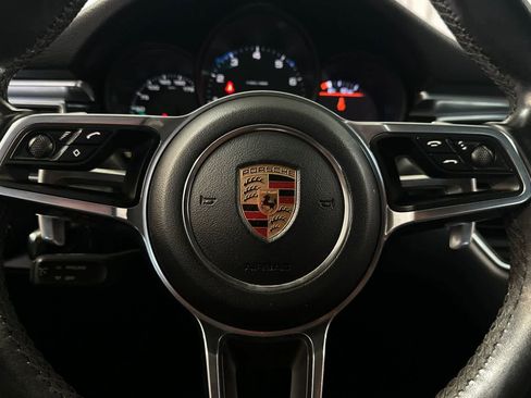 Used 2018 Porsche Macan image 21