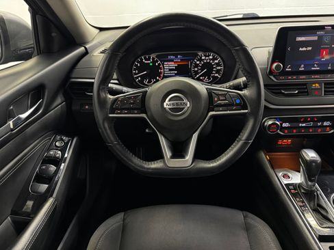 Used 2020 Nissan Altima 2.5 SV FWD image 16
