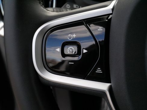 Used 2025 Volvo V60 B5 Cross Country Plus image 25