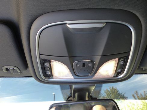 Used 2016 Chrysler 200 S FWD image 33