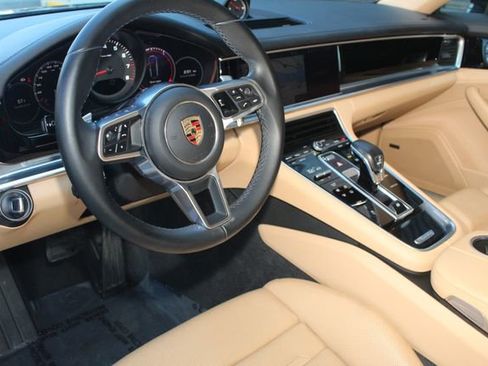 Used 2019 Porsche Panamera 4 image 4