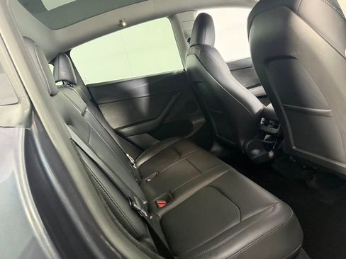 Used 2025 Tesla Model Y Long Range AWD/4WD image 29