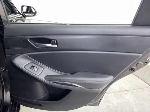 Used 2020 Toyota Avalon XSE image 22