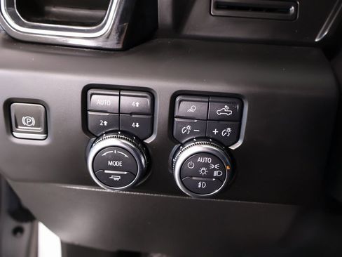 Used 2022 GMC Sierra 1500 Denali image 8