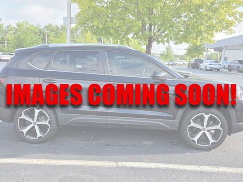 Used 2025 Volkswagen Taos SEL AWD/4WD image 1