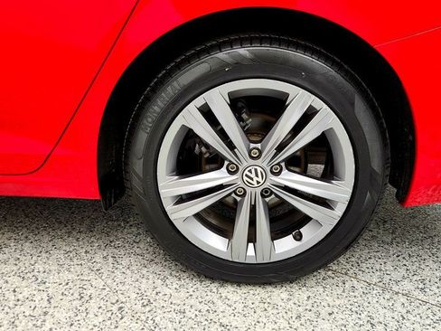 Used 2020 Volkswagen Jetta R-Line image 9