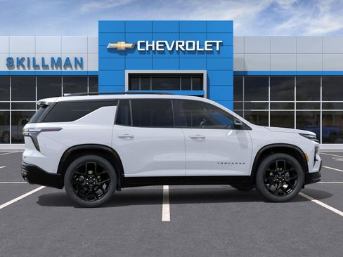 New 2026 Chevrolet Traverse RS w/ LPO, Floor Liner Package image 5